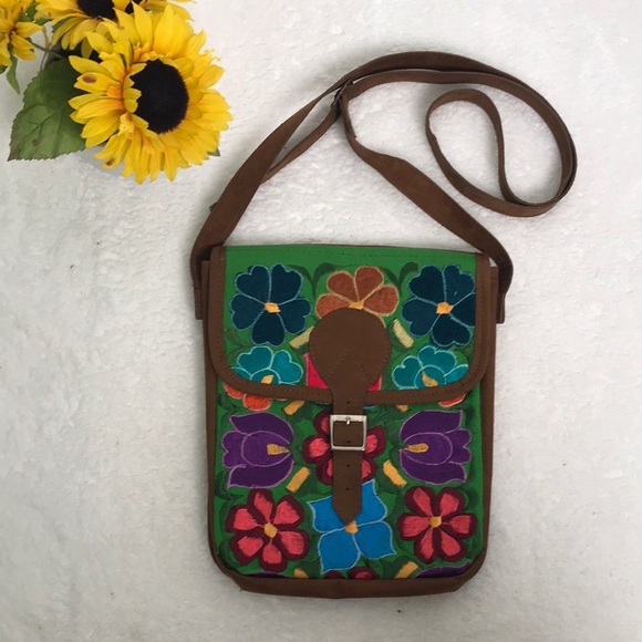 Vintage Boho Hippie Crossbody Bag - Picture 3 of 7